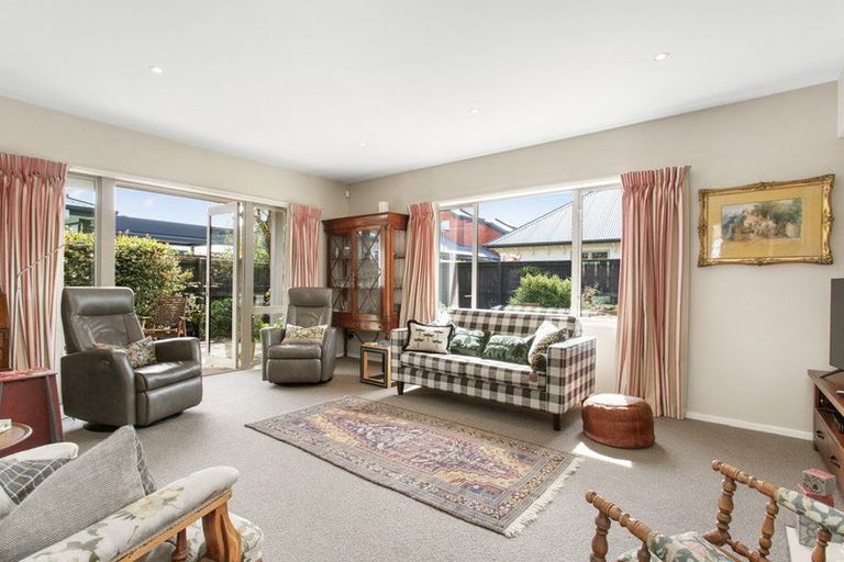 Photo of property in 69 Jeffreys Road, Fendalton, Christchurch, 8052