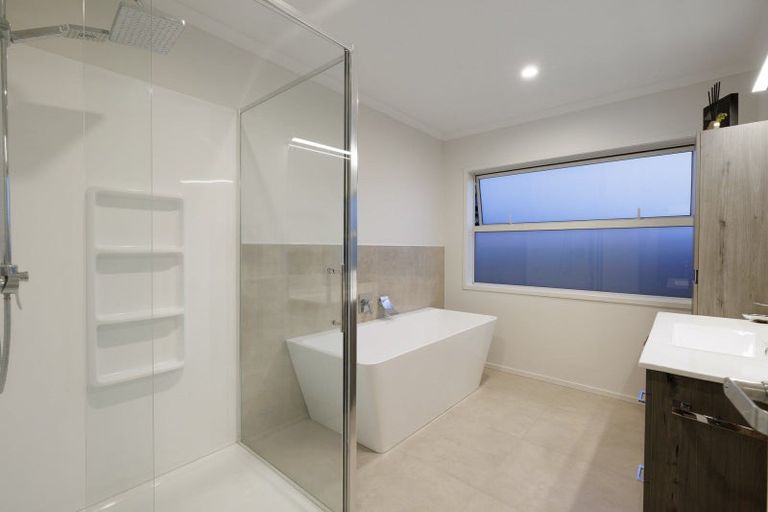 Photo of property in 7 Hoiho Place, Papamoa, 3118