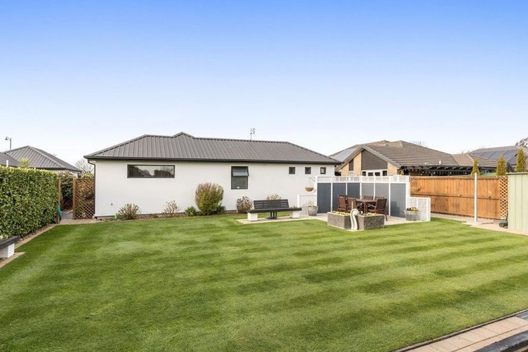 Photo of property in 37 Little Oaks Drive, Yaldhurst, Christchurch, 8042