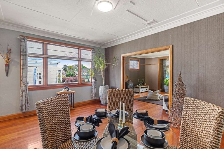 Photo of property in 16 Avon Street, Rongotea, 4476