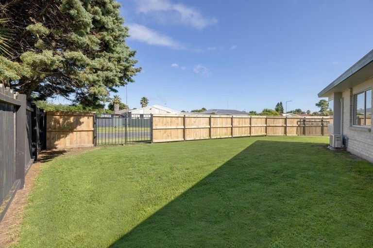 Photo of property in 4 Crisp Drive, Papamoa Beach, Papamoa, 3118