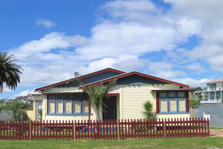 Photo of property in 1 Fyfe Road, Waihi Beach, 3611