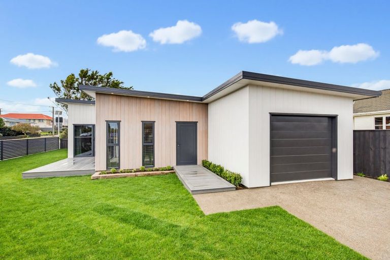 Photo of property in 158 Weraroa Road, Levin, 5510