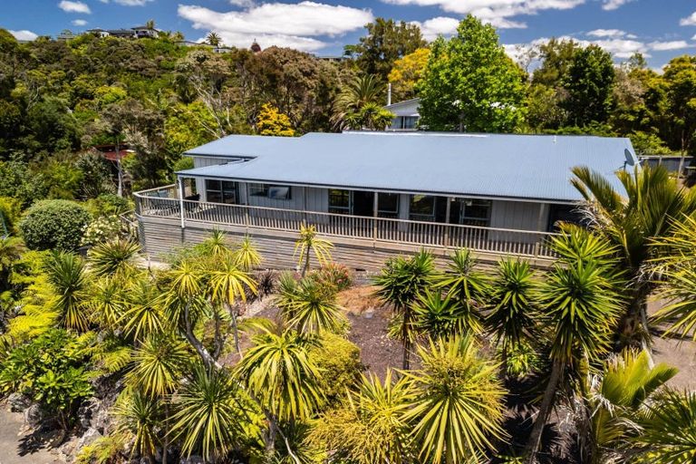 Photo of property in 1 Waterview Place, Haruru, 0204