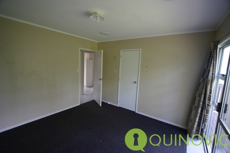 Photo of property in 2/23 Luckens Road, West Harbour, Auckland, 0618