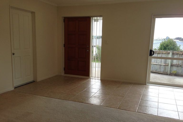 Photo of property in 147a Edmonton Road, Te Atatu South, Auckland, 0610