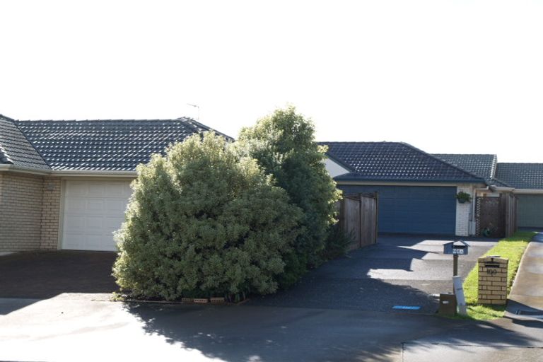 Photo of property in 98 Golfland Drive, Golflands, Auckland, 2013