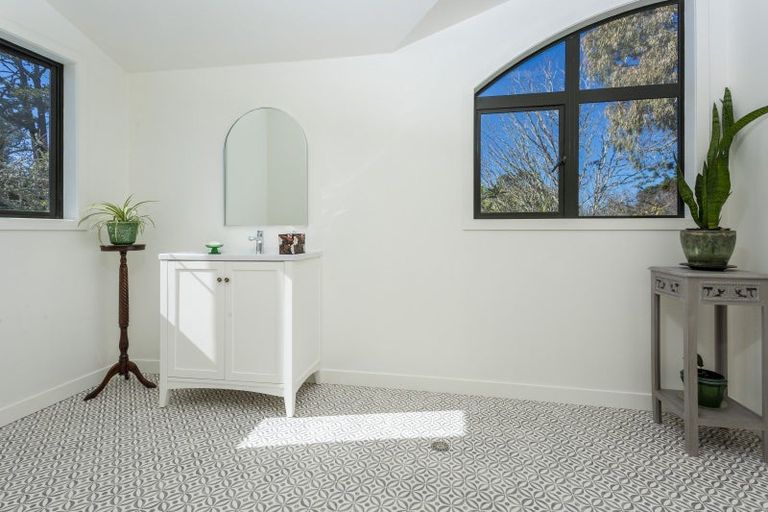 Photo of property in 386 Upper Harbour Drive, Greenhithe, Auckland, 0632