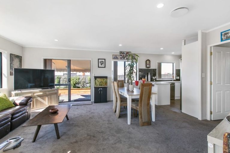 Photo of property in 1/173 Wellington Street, Howick, Auckland, 2014