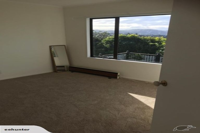 Photo of property in 6 Ashton Fitchett Drive, Brooklyn, Wellington, 6021