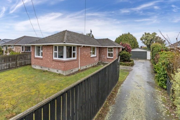 Photo of property in 90 Kendal Avenue, Burnside, Christchurch, 8053