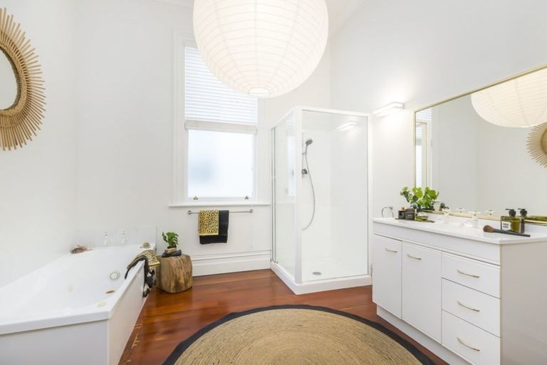 Photo of property in 130 Elizabeth Street, Mount Victoria, Wellington, 6011