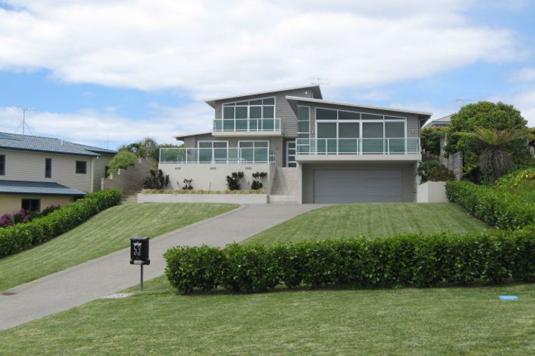 Photo of property in 53 Tindalls Bay Road, Tindalls Beach, Whangaparaoa, 0930