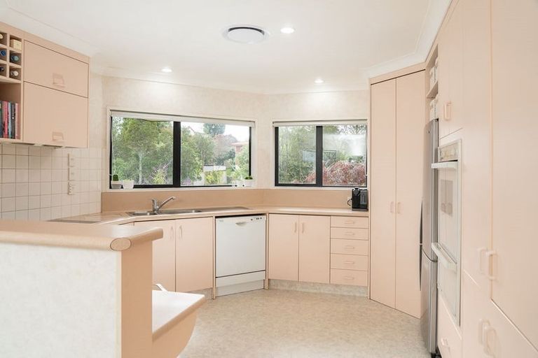 Photo of property in 5 Silhouette Way, Western Heights, Hamilton, 3200