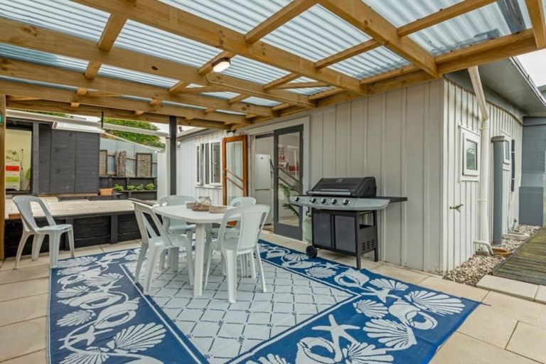 Photo of property in 38a Signal Street, Foxton Beach, Foxton, 4815