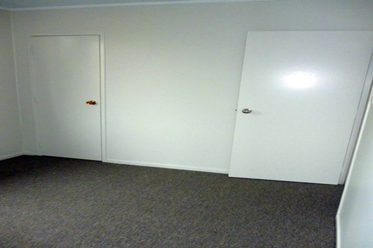 Photo of property in 2/30 Karepo Crescent, Ranui, Auckland, 0612