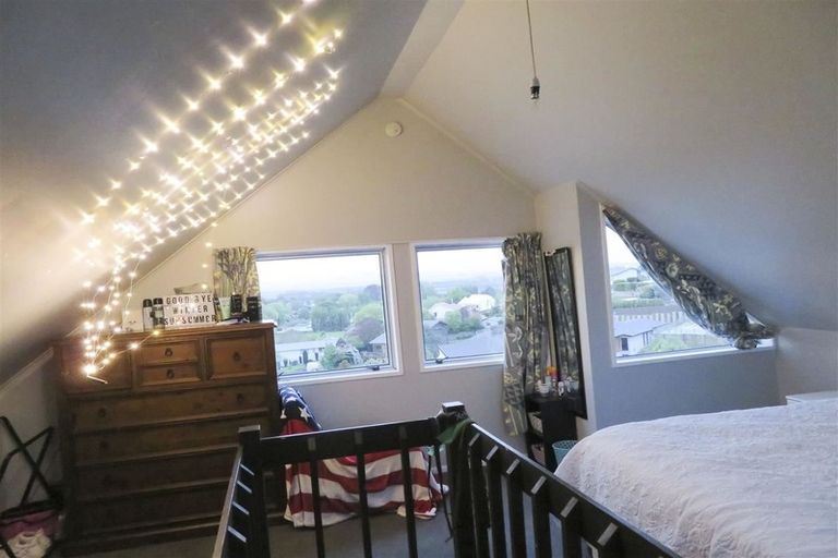 Photo of property in 4 Aotea Crescent, Gore, 9710