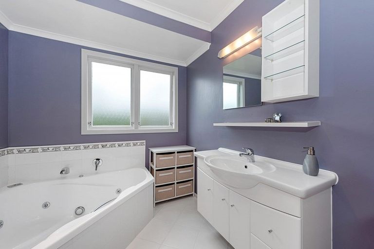 Photo of property in 183 Totara Drive, Pukete, Hamilton, 3200