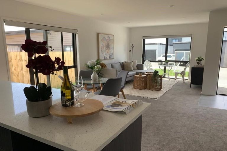 Photo of property in 7 Poutawa Lane, Clarks Beach, 2122