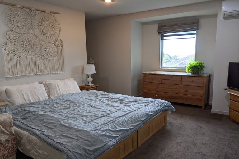 Photo of property in 12 Harrowglen Drive, Northcross, Auckland, 0632