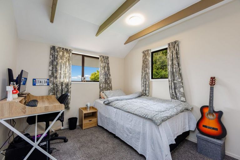 Photo of property in 2/70 Ayton Drive, Totara Vale, Auckland, 0629