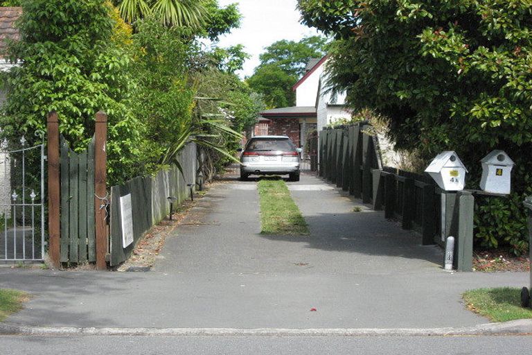 Photo of property in 4a Royal Park Drive, Parklands, Christchurch, 8083