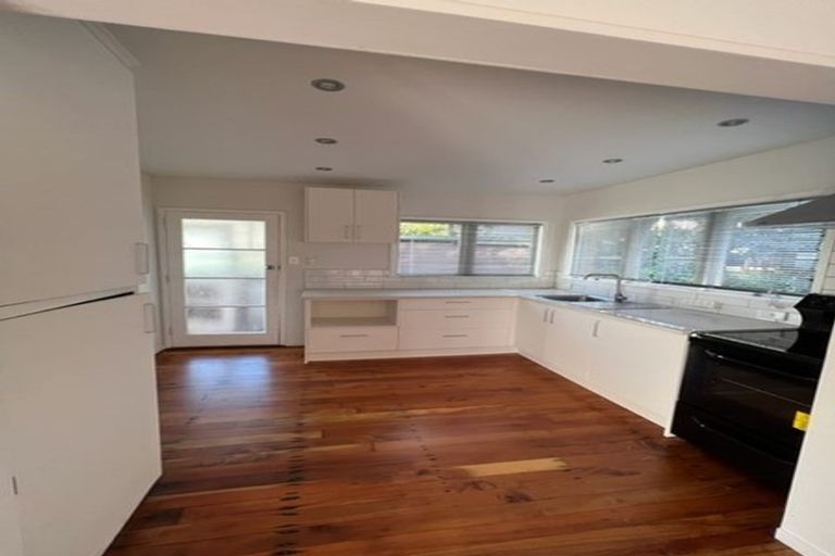 Photo of property in 2/180 Archers Road, Glenfield, Auckland, 0629