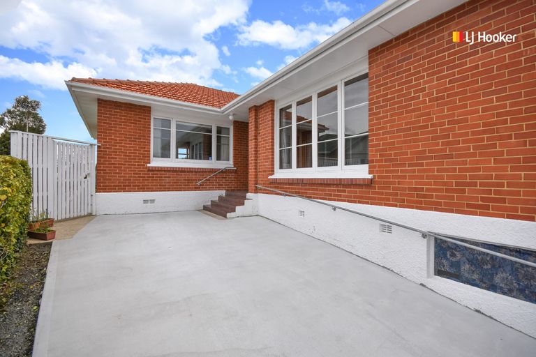 Photo of property in 239 Kenmure Road, Kenmure, Dunedin, 9011