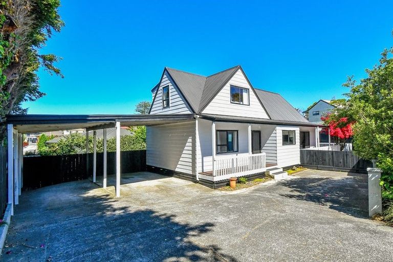 Photo of property in 1/7 Banksia Place, Goodwood Heights, Auckland, 2105