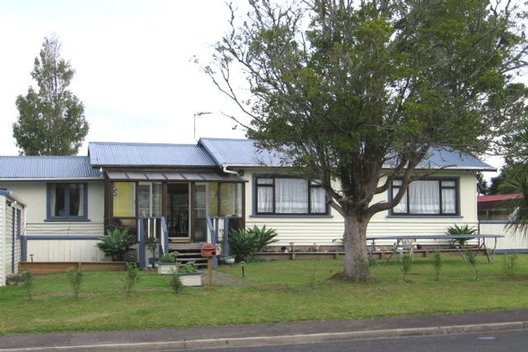 Photo of property in 2/331 Royal Road, Massey, Auckland, 0614