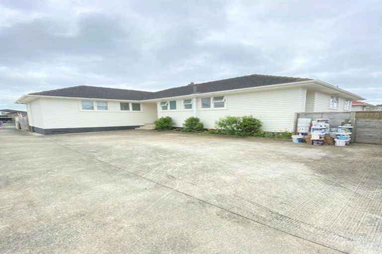 Photo of property in 48 Arimu Road, Papakura, 2110