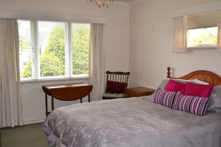 Photo of property in 2 Freyberg Crescent, Pukekohe, 2120