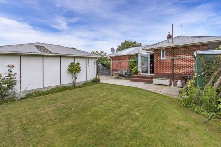 Photo of property in 68 Coopers Road, Dallington, Christchurch, 8061