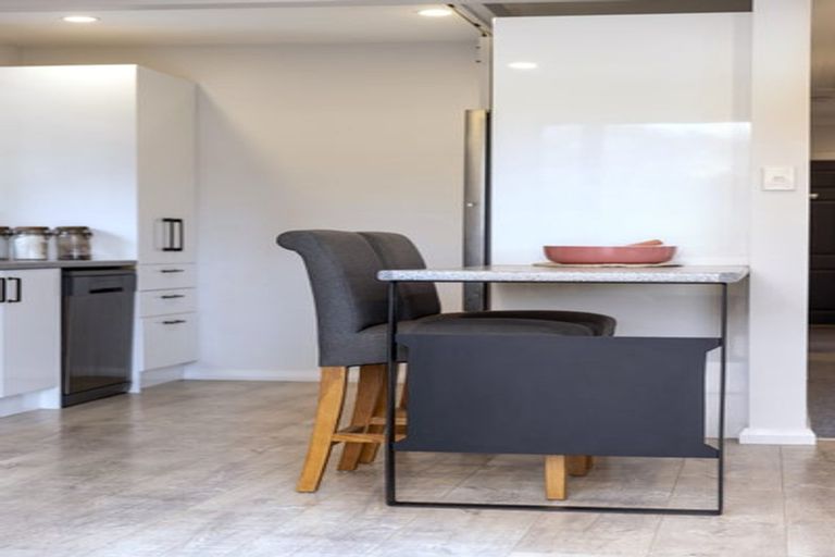 Photo of property in 28 Waldron Crescent, Green Island, Dunedin, 9018