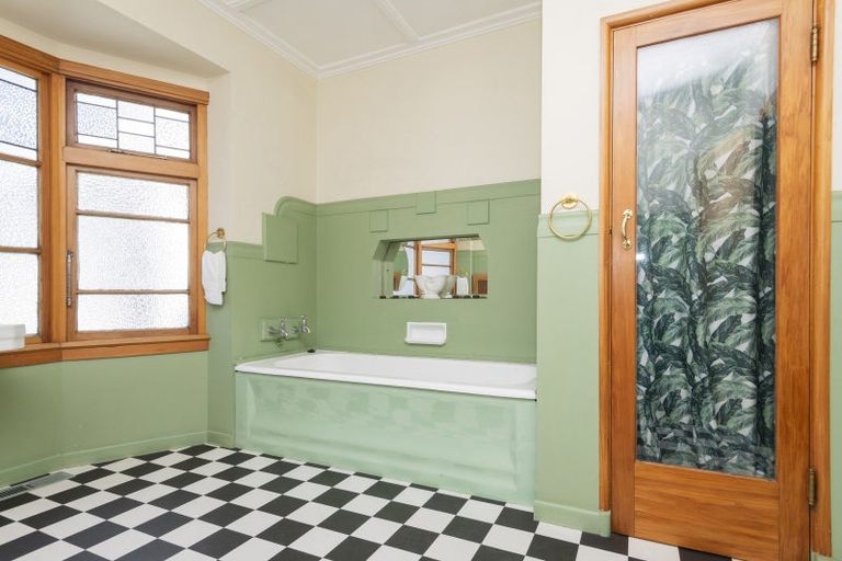 Photo of property in 75 Esplanade, Kaiti, Gisborne, 4010