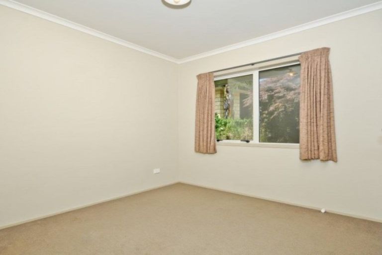 Photo of property in 116 Farnborough Drive, Grandview Heights, Hamilton, 3200