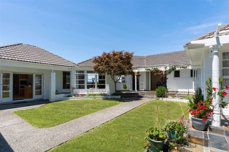 Photo of property in 31b Stanley Point Road, Stanley Point, Auckland, 0624