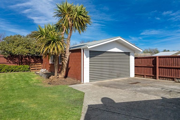 Photo of property in 88 Farquhars Road, Redwood, Christchurch, 8051