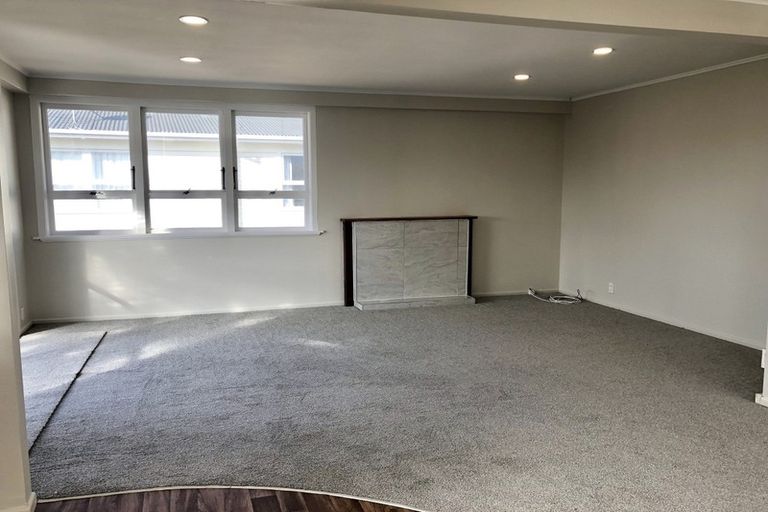 Photo of property in 3 Christina Avenue, Te Atatu South, Auckland, 0602