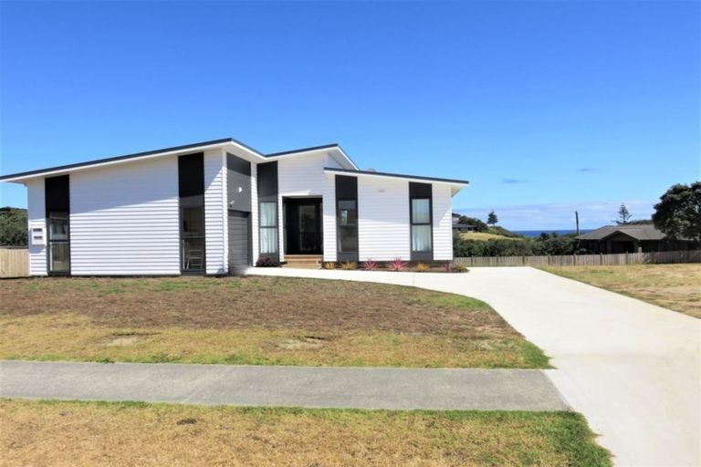 Photo of property in 33 Sunset Drive, Baylys Beach, Dargaville, 0377