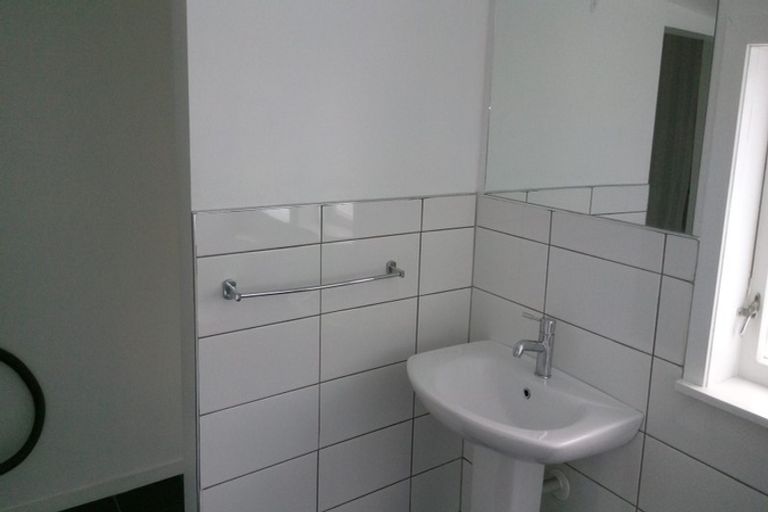 Photo of property in 14 Molesworth Street, Taita, Lower Hutt, 5011