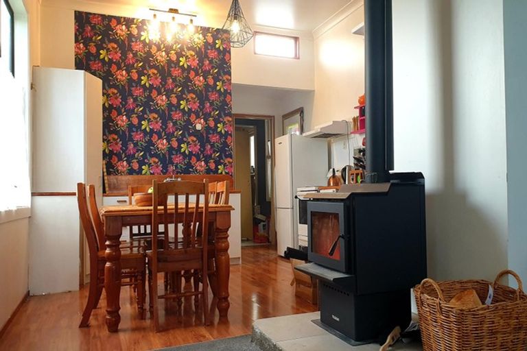 Photo of property in 8 Centre Street, Strathern, Invercargill, 9812