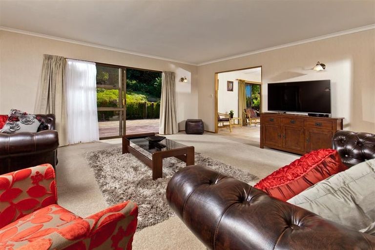 Photo of property in 4 Honeysuckle Lane, Mairangi Bay, Auckland, 0630