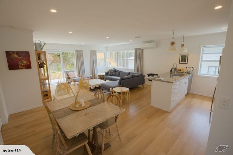 Photo of property in 26 Rarangi Way, Owhiro Bay, Wellington, 6023