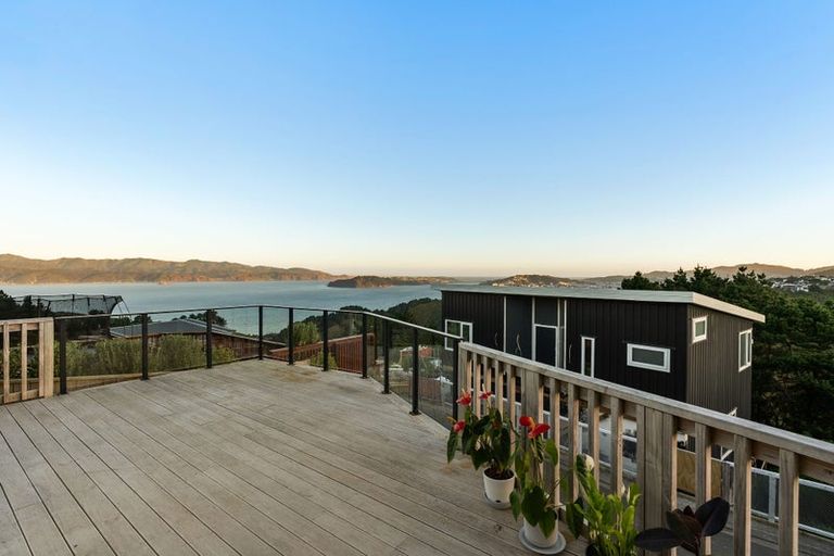 Photo of property in 2 Cessna Way, Newlands, Wellington, 6037