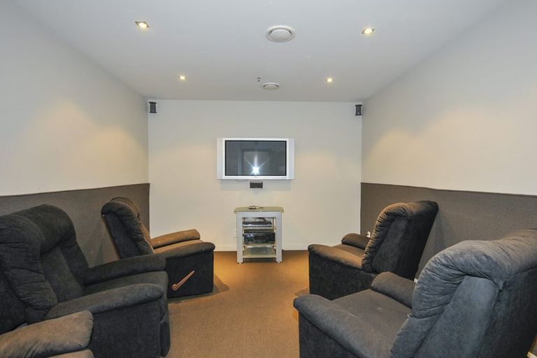 Photo of property in Montreaux Apartments, 3k/164 The Terrace, Wellington Central, Wellington, 6011