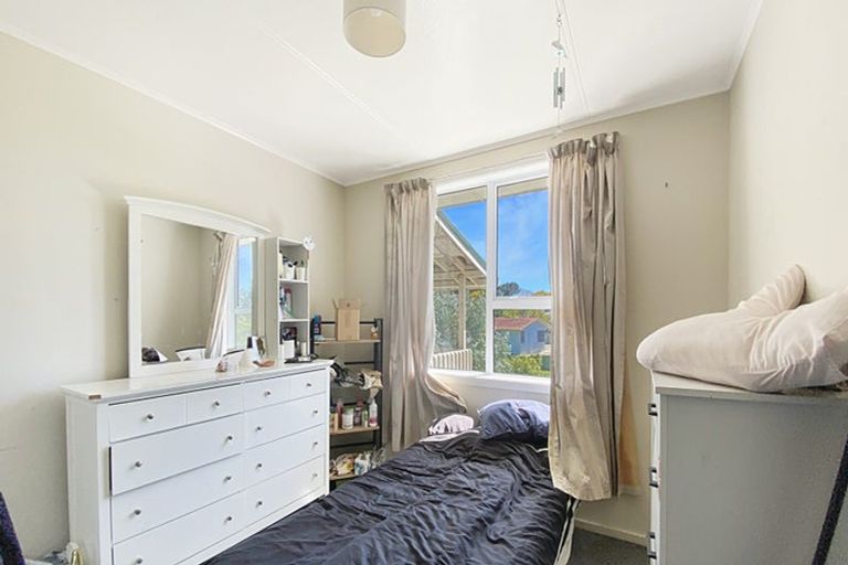 Photo of property in 27 Olive Crescent, Papatoetoe, Auckland, 2025