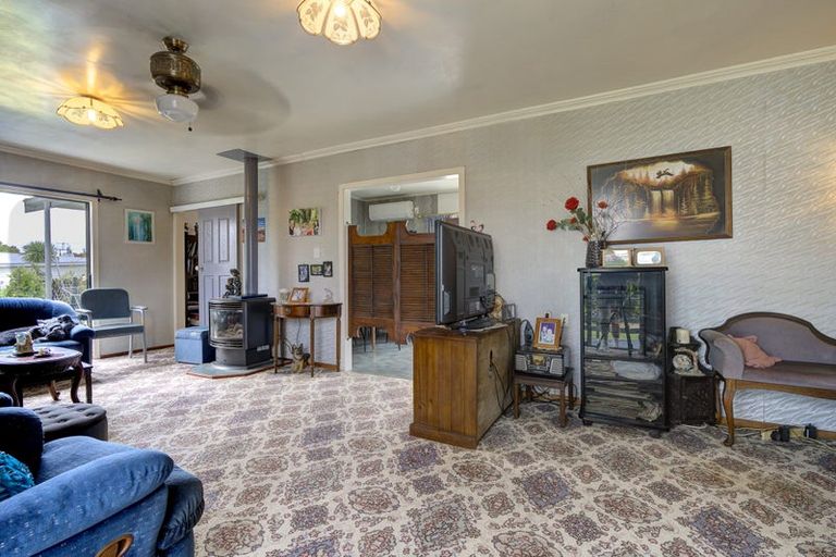 Photo of property in 15 Pryce Place, Silverdale, Hamilton, 3216