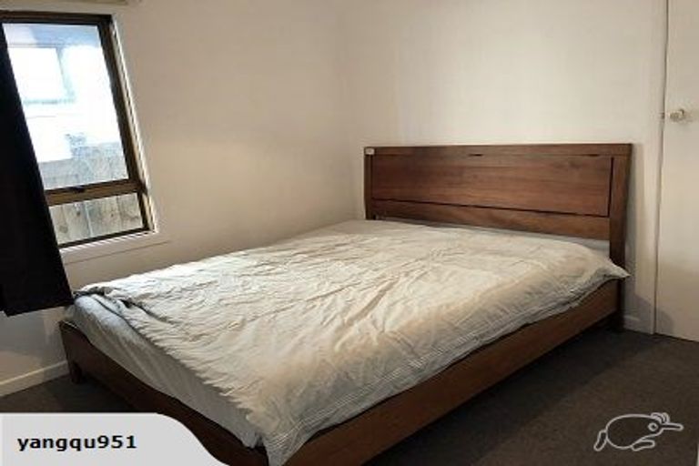 Photo of property in 39 Churchill Road, Murrays Bay, Auckland, 0630