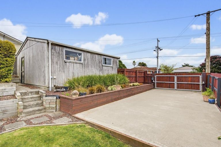 Photo of property in 22 Gray Avenue, Paraparaumu Beach, Paraparaumu, 5032
